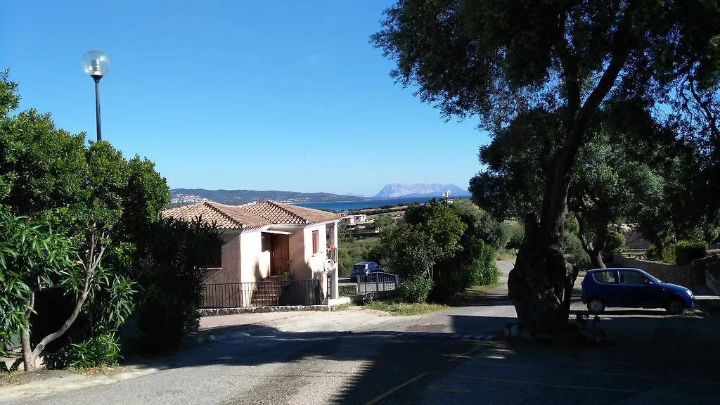 Borgo Le Logge Aparthotel Budoni 3*,