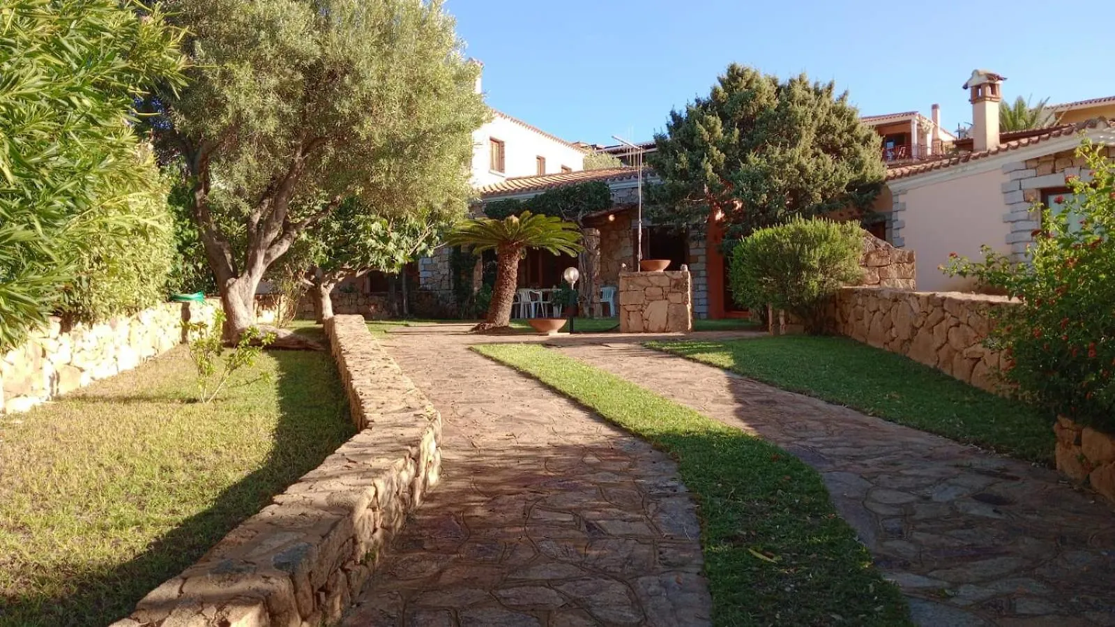 Borgo Le Logge Aparthotel Budoni